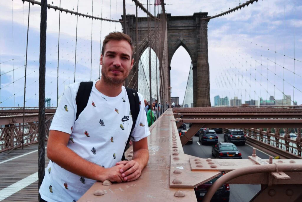 barrio de WILLIAMSBURG, NEW YORK. PUENTE DE BROOKLYN. Preparemos una visita al barrio de Brooklyn llamado Williamsburg. Un autentico barrio del mundo, con sus gentes y su religión.