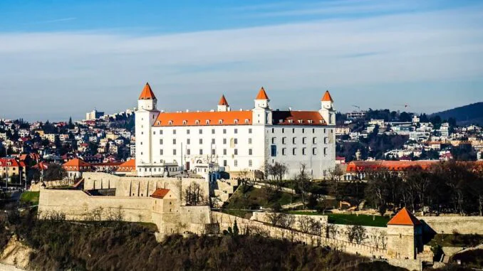 Qué ver en Bratislava en un día | Guía completa de la capital de Eslovaquia Castillo de Bratislava, vistas panorámicas de la capital