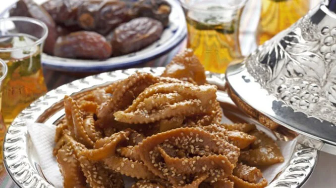 Descubre en ésta entrada los Platos típicos de MARRUECOS, ponte cómodo y disfruta de la gastronomía marroquí y árabe. Cuscus, el tajin, pastilla, harira, kefta, el zaalouk, el meshwi, dulces marroquis