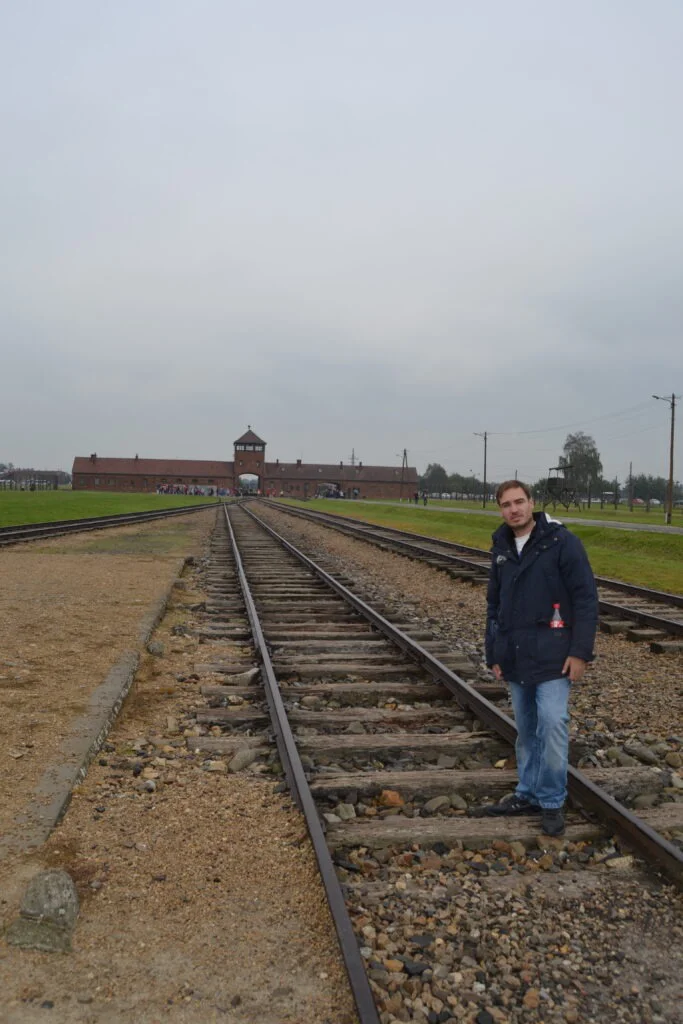 1606513168131 683x1024