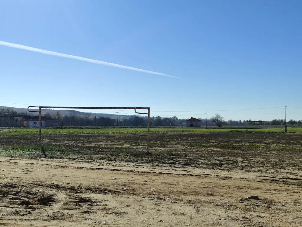 Campo de fútbol abandonado en Fresno de Torote