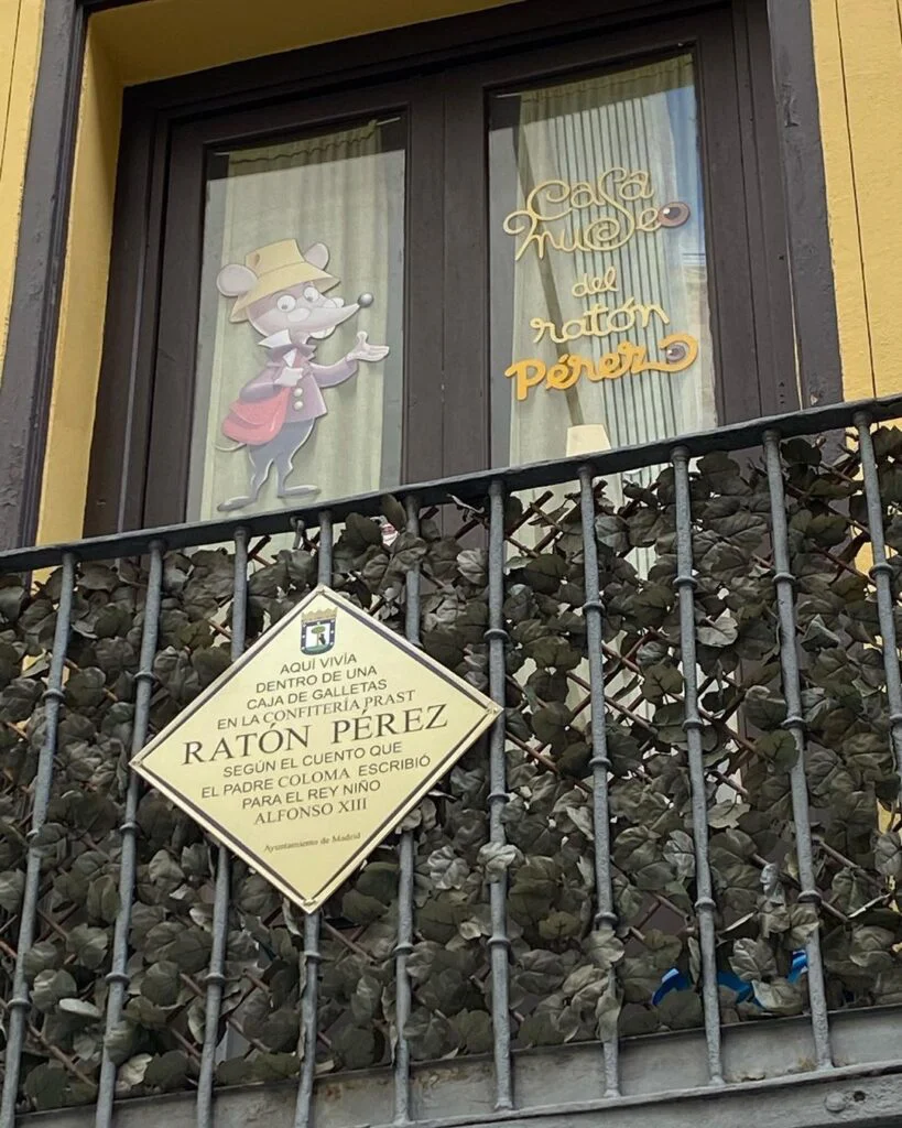 🇪🇦 Lugares del Mundo: CASA DEL RATONCITO PEREZ, Calle Arenal 8 en Madrid 🐭 1617541105368 819x1024