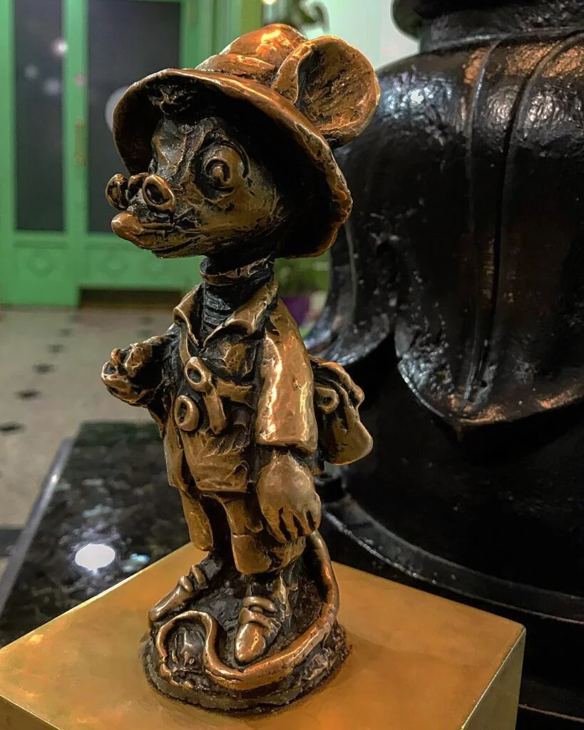 🇪🇦 Lugares del Mundo: CASA DEL RATONCITO PEREZ, Calle Arenal 8 en Madrid 🐭 1617541105390 819x1024