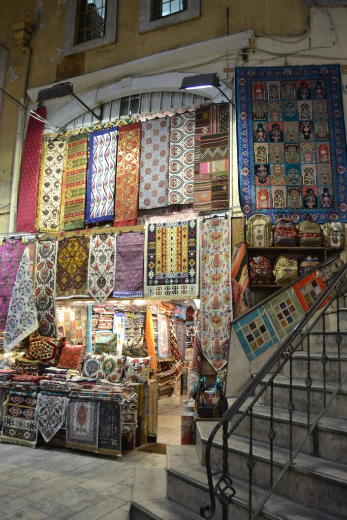 🇹🇷 Lugares del Mundo: GRAN BAZAR de ESTAMBUL 🥙 1617815041201 683x1024