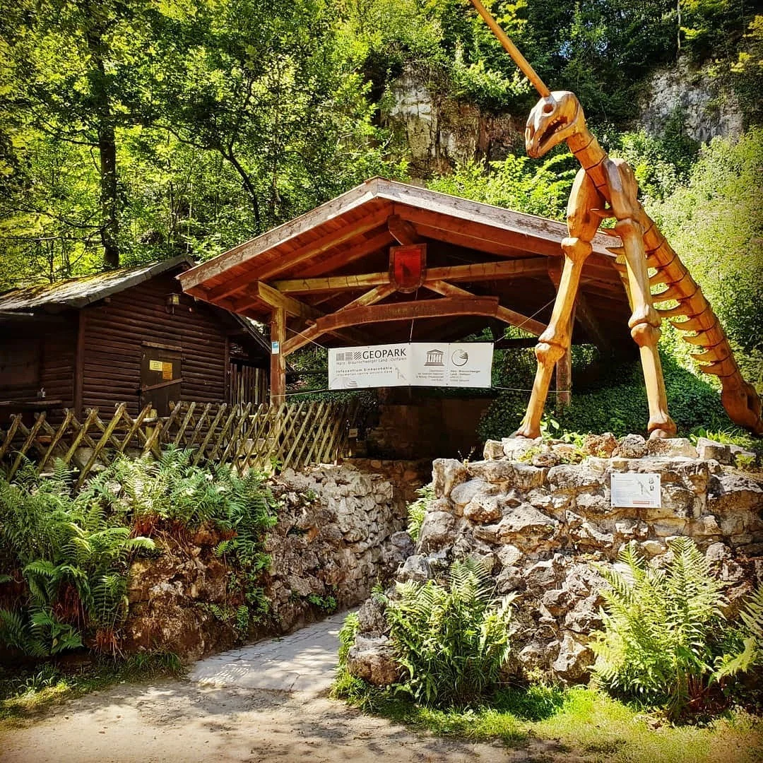Parque Nacional de Harz: Guía Completa para tu Viaje Natural Entrada a la gruta de estalactitas
