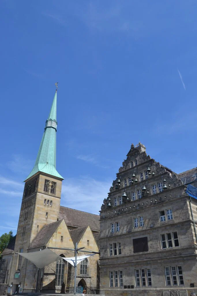 Qué Ver En Hamelín (Alemania) En Un Día. Guía completa Carrillón mecánico en la plaza Pferdeplatz