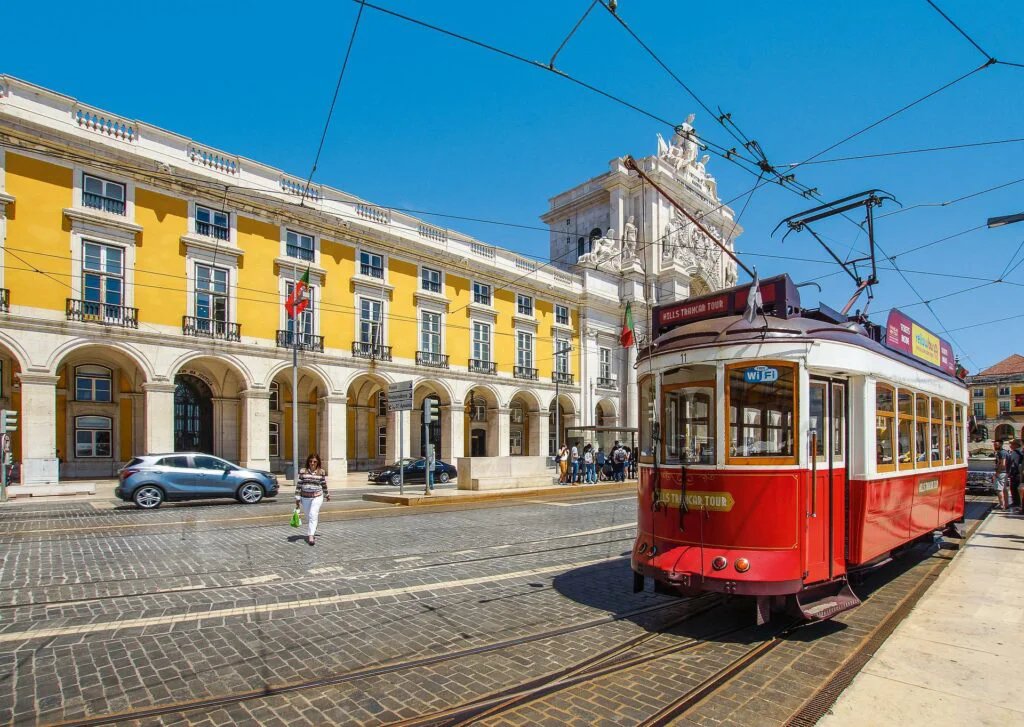 Tram G390aeb230 1920 1024x727