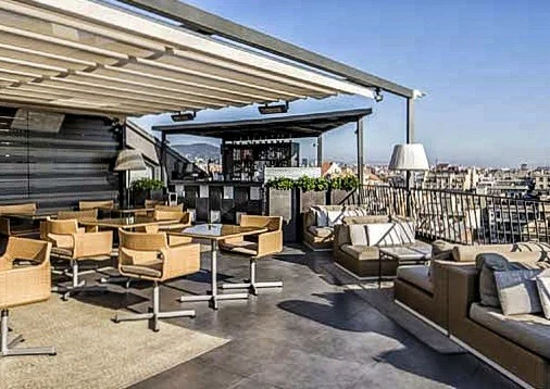 🇪🇦 Los mejores Rooftop Barcelona 🍹 LaDolceVitaMajestic 5 Slide 01