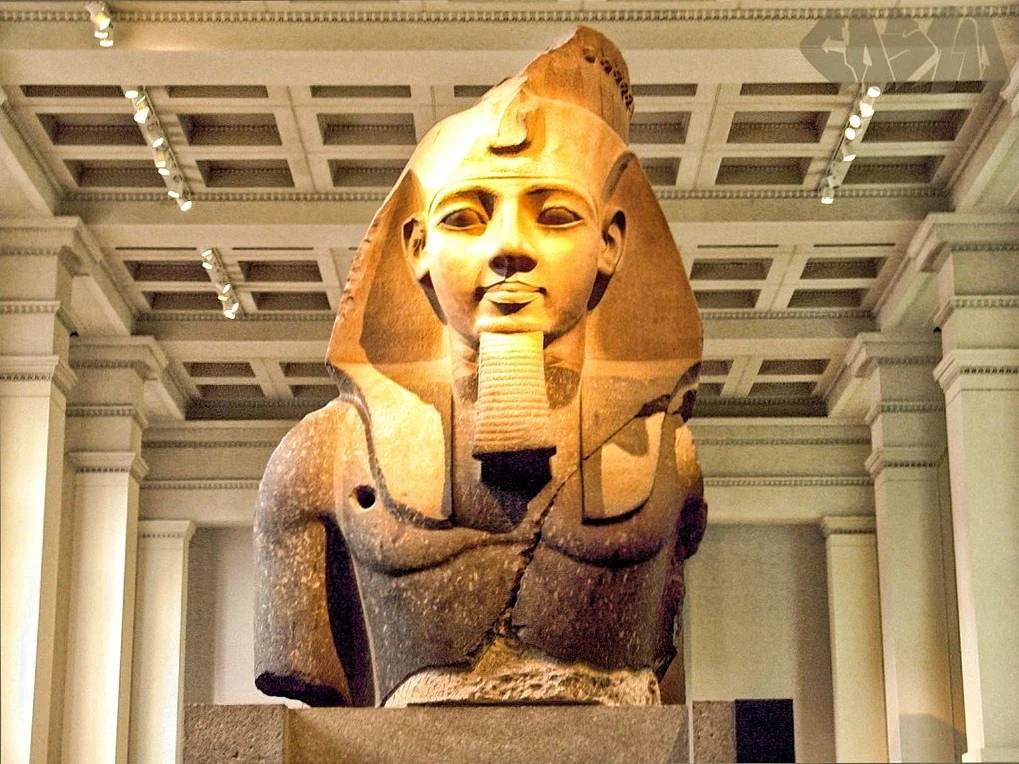🇬🇧 Que ver en el British Museum. Las 15 obras más importantes 🏛️ RamessesII Photo Display Large 02