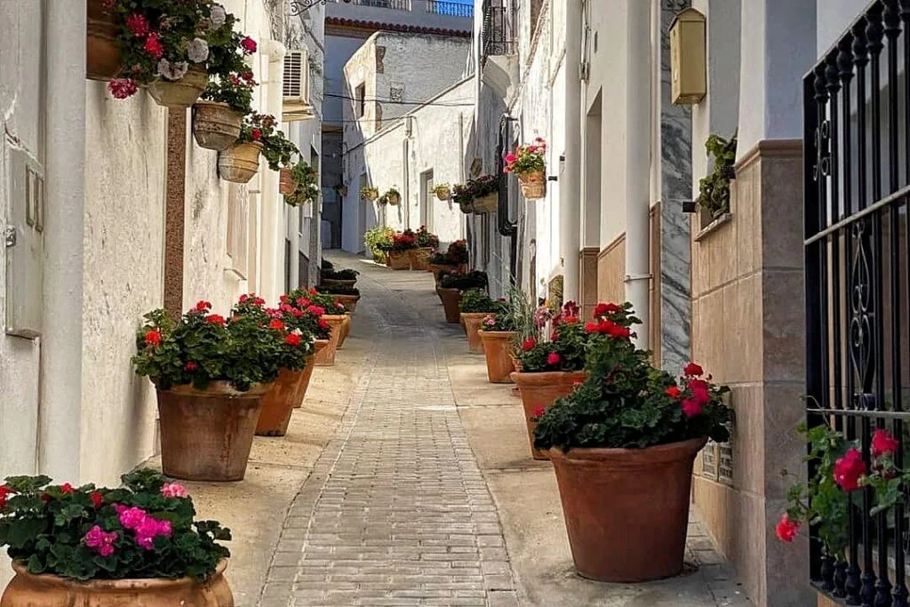 Los 10 pueblos más bonitos de Almería: descubre su encanto Los pueblos mas bonitos de Almeria. Pueblos con encanto y que ver en Almería.