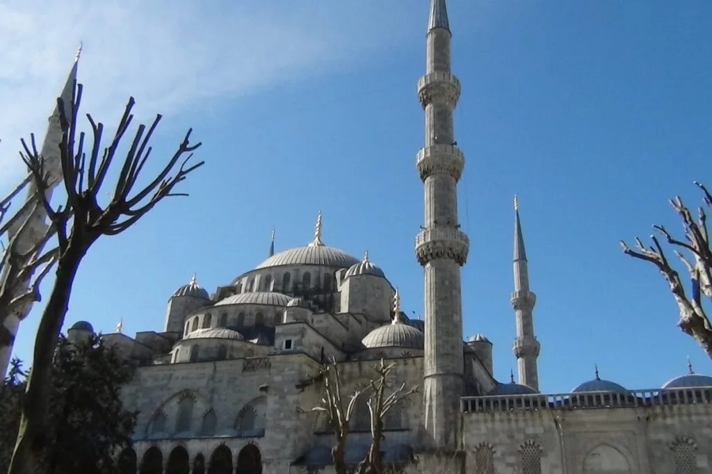 🇹🇷 La Mezquita Azul de Estambul: un impresionante monumento que deslumbra a turistas de todo el mundo Mosque 572001 1280 01 1024x682