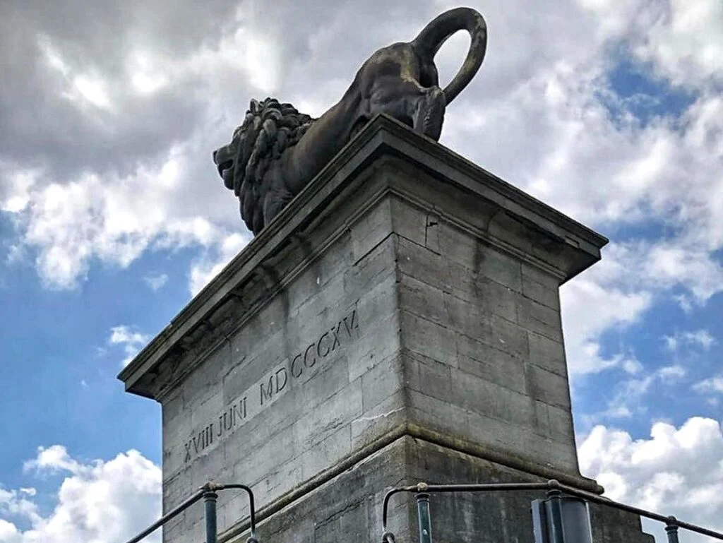 Colina del León y Memorial de Waterloo, sitio histórico de la batalla napoleónica en Bélgica