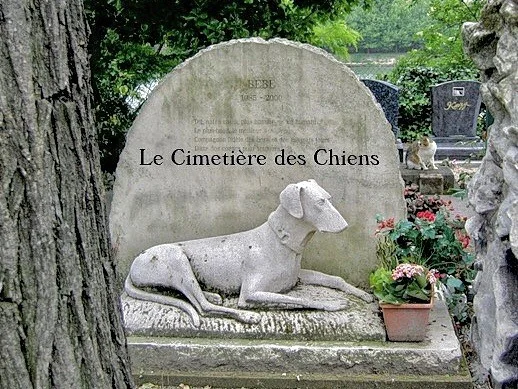 Lápidas y esculturas de mascotas en el Cementerio de los Perros