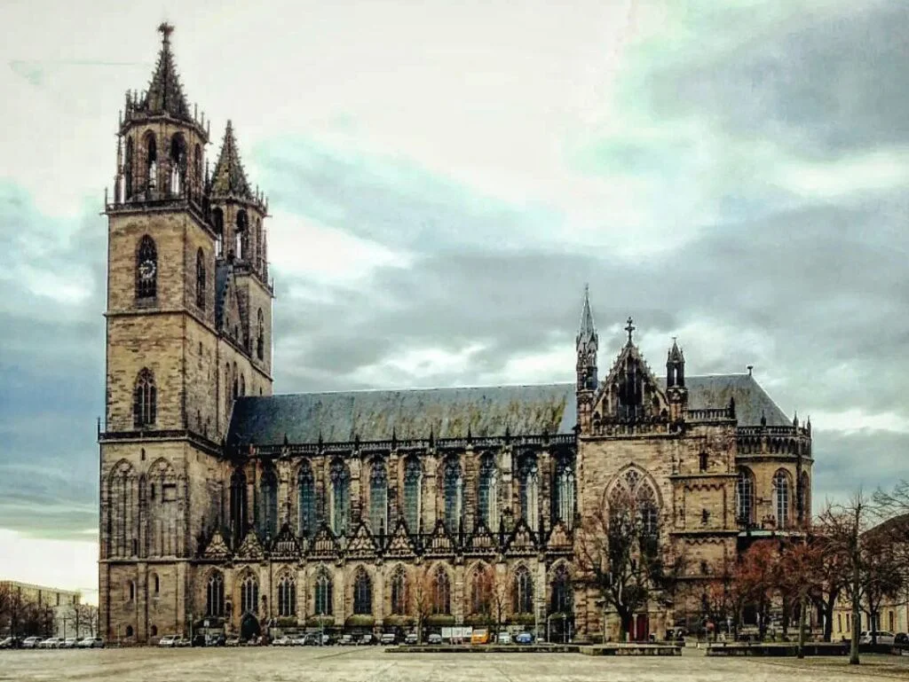 10 pueblos increíbles que ver cerca de Berlín Hundertwasserhaus Magdeburgo cerca Berlín