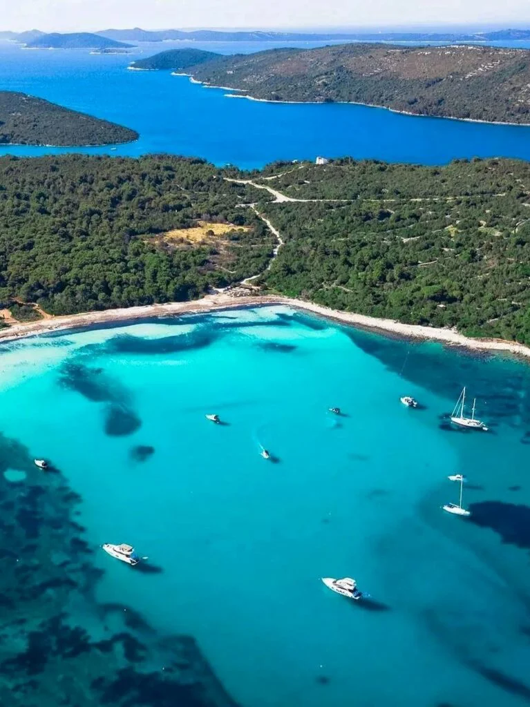 Sakarun Beach en Dugi Otok con arena blanca