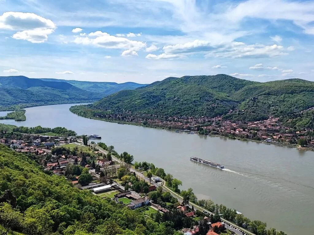 Los 10 lugares más bonitos de Hungría que no te puedes perder 343996507 1701670050289549 1327390222023634515 N.webp 01 1024x767