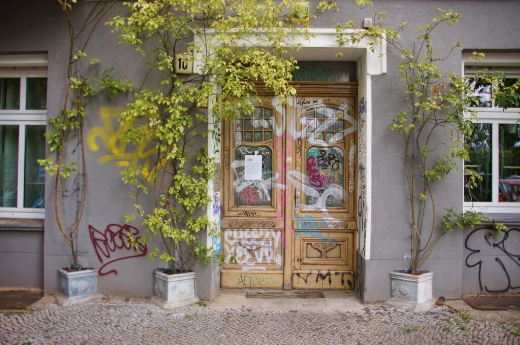 Door 1595097 1280 1024x680