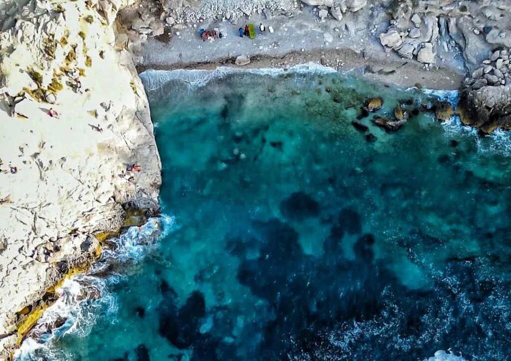 Qué ver y hacer en Cala Fonda, la playa más bonita de Tarragona. Guía completa 352586017 488367520137673 5401698417476570652 N 01 1024x724