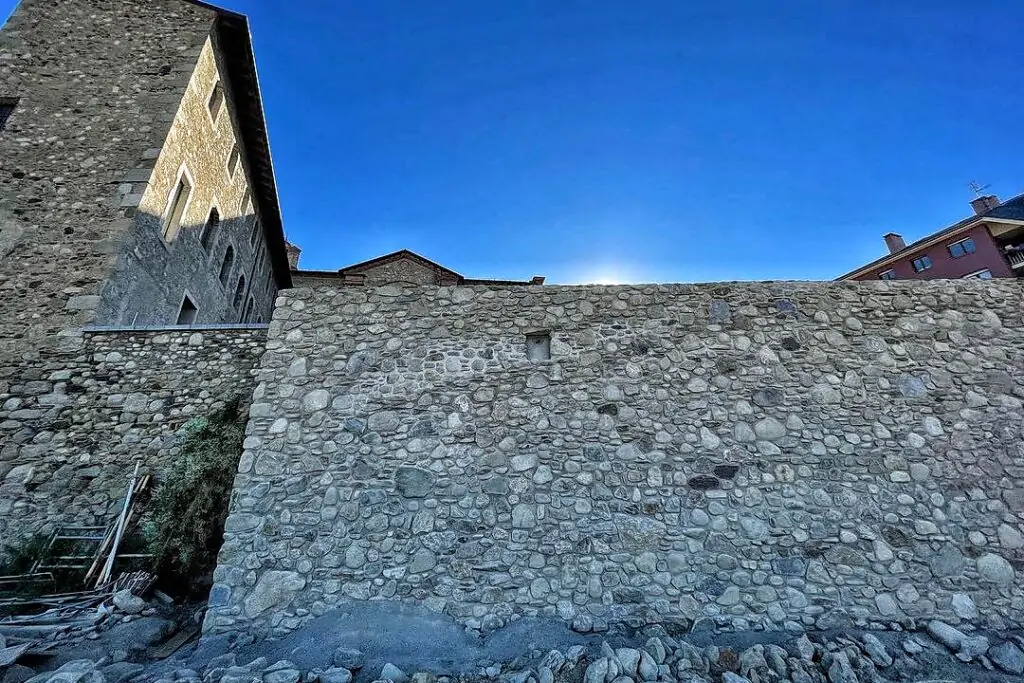 Que ver en Puigcerdà: 10 lugares increíbles que no te puedes perder 384502432 18045021085508232 8042078569300526116 N 01 1024x683